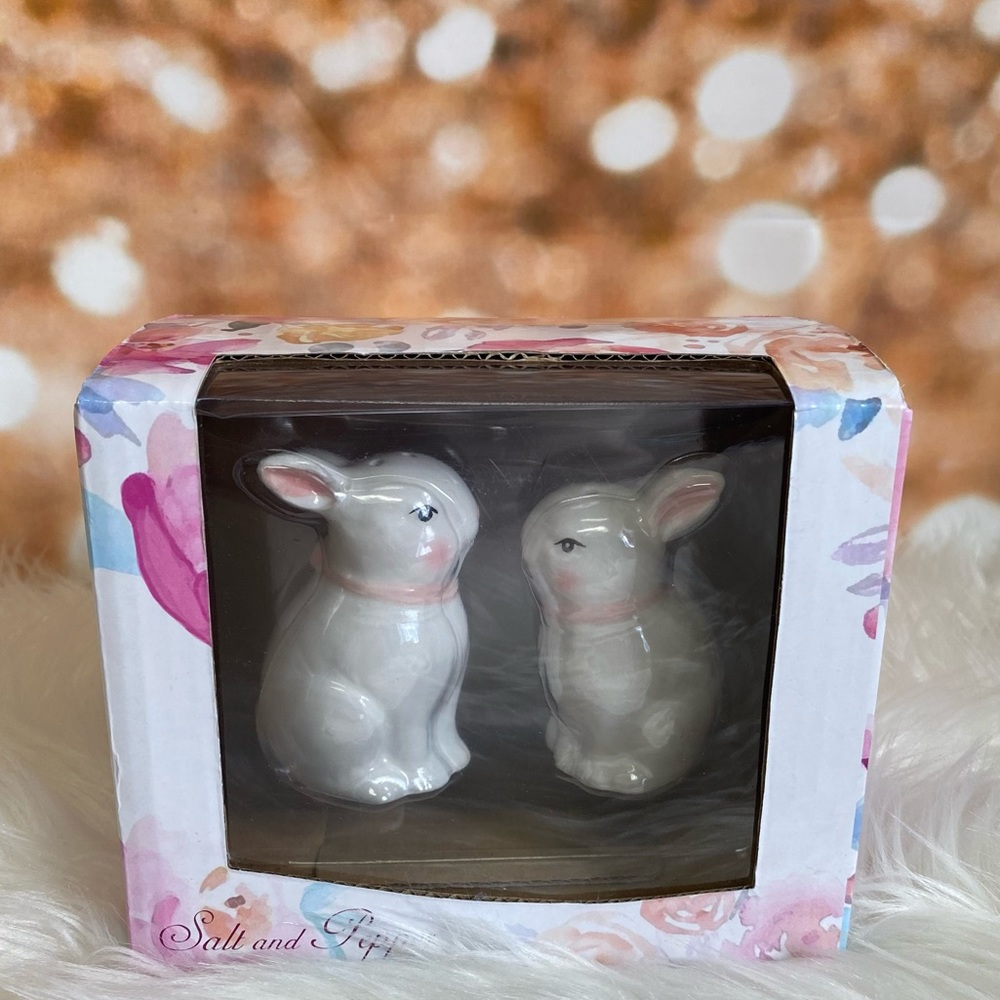 Adorable Bunny Salt and Pepper Shakers Set - Ceramic Perfect Easter Docor